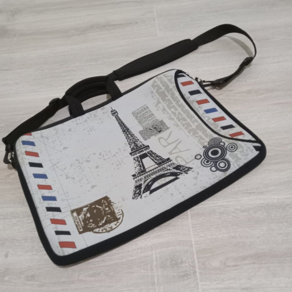 Paris Laptap bag with strap